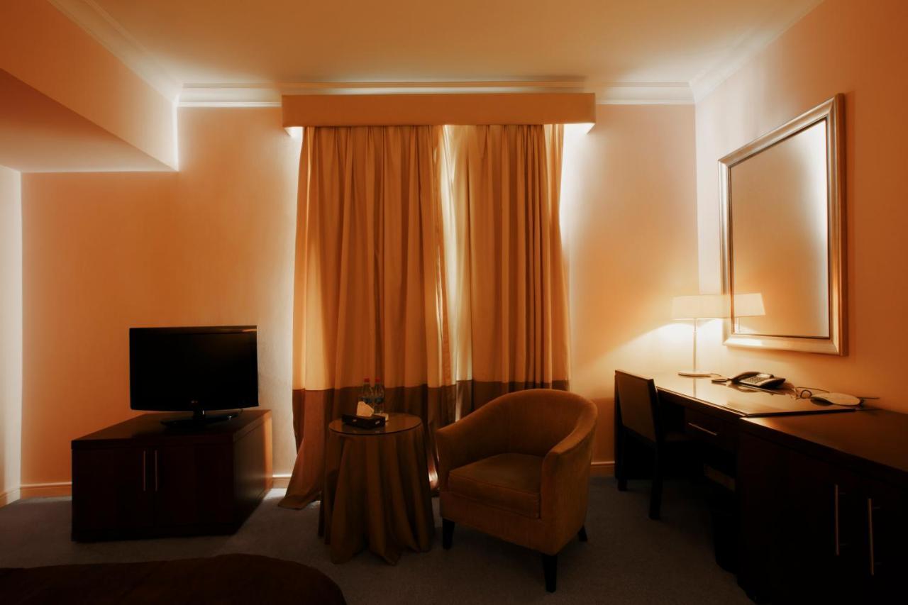 Royal Garden Hotel Baku Exterior photo